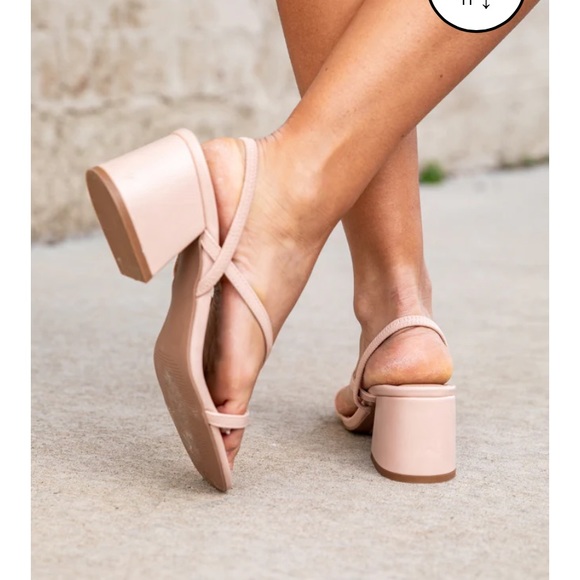 Pink Lily Kelsey Nude Low Block Heel, size 7, never worn - Picture 3 of 3